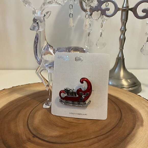 Beautiful Red Sleigh Brooch with rhinestones  NWT - Picture 2 of 3